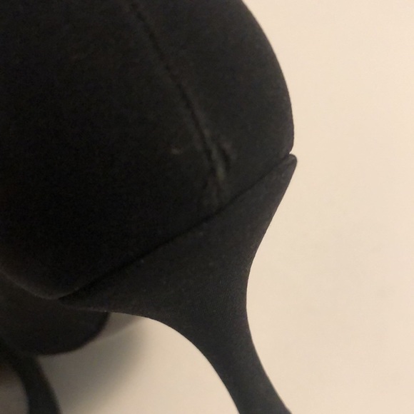 Vintage Women’s Stuart Weitzman Narrow Black Pumps 9.5N - Picture 10 of 13